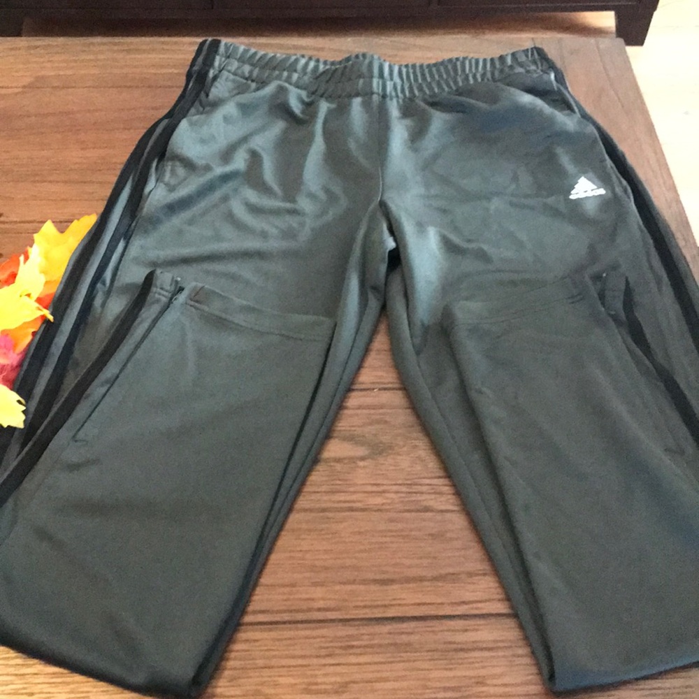 Adidas sweatpants size large